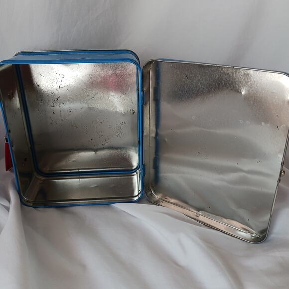 Superman Action Doll and Vintage Superman Logo Tin Lunch Box - Picture 13 of 16